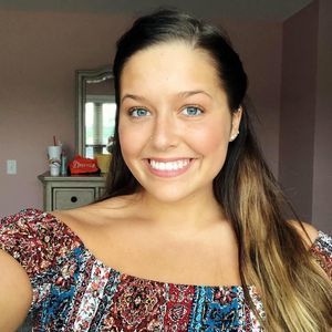 Meet your Posher, Alexis